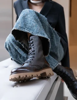 Clearance Anfibi tacco 2cm pelle testa Donna Anfibi