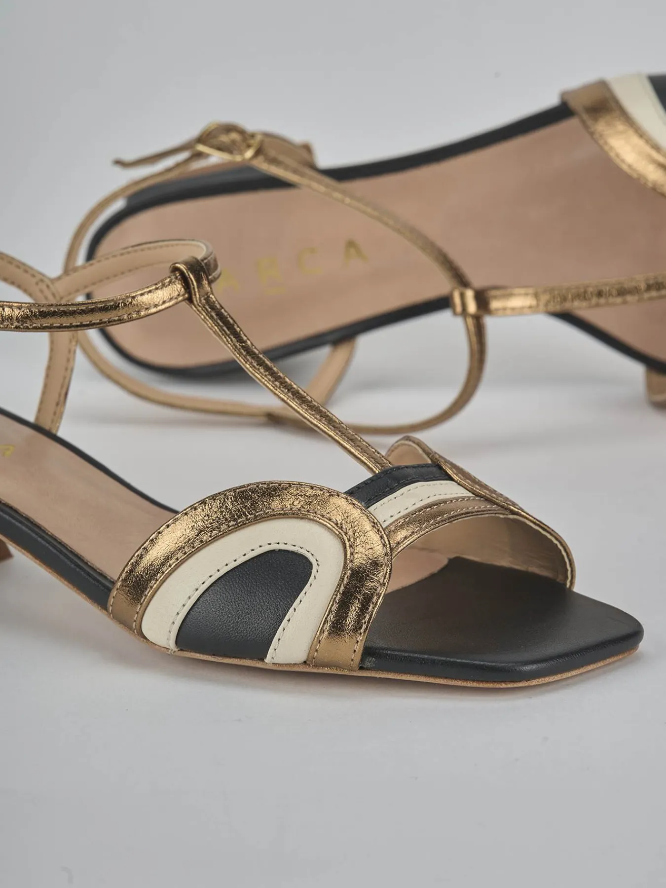 Sale Sandali tacco 4cm laminato Donna Sandali Tacco Basso