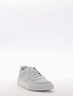 Hot sneakers fondo in gomma e soletto interno in vera pelle. Tomaia in morbidissima pelle nappata intrecciata con particolarissima foratura su entrambi i lati Uomo Sneakers