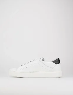 New snkrs fondo gomma e soletto interno in vera pelle. tomaia in morbida pelle Uomo Sneakers