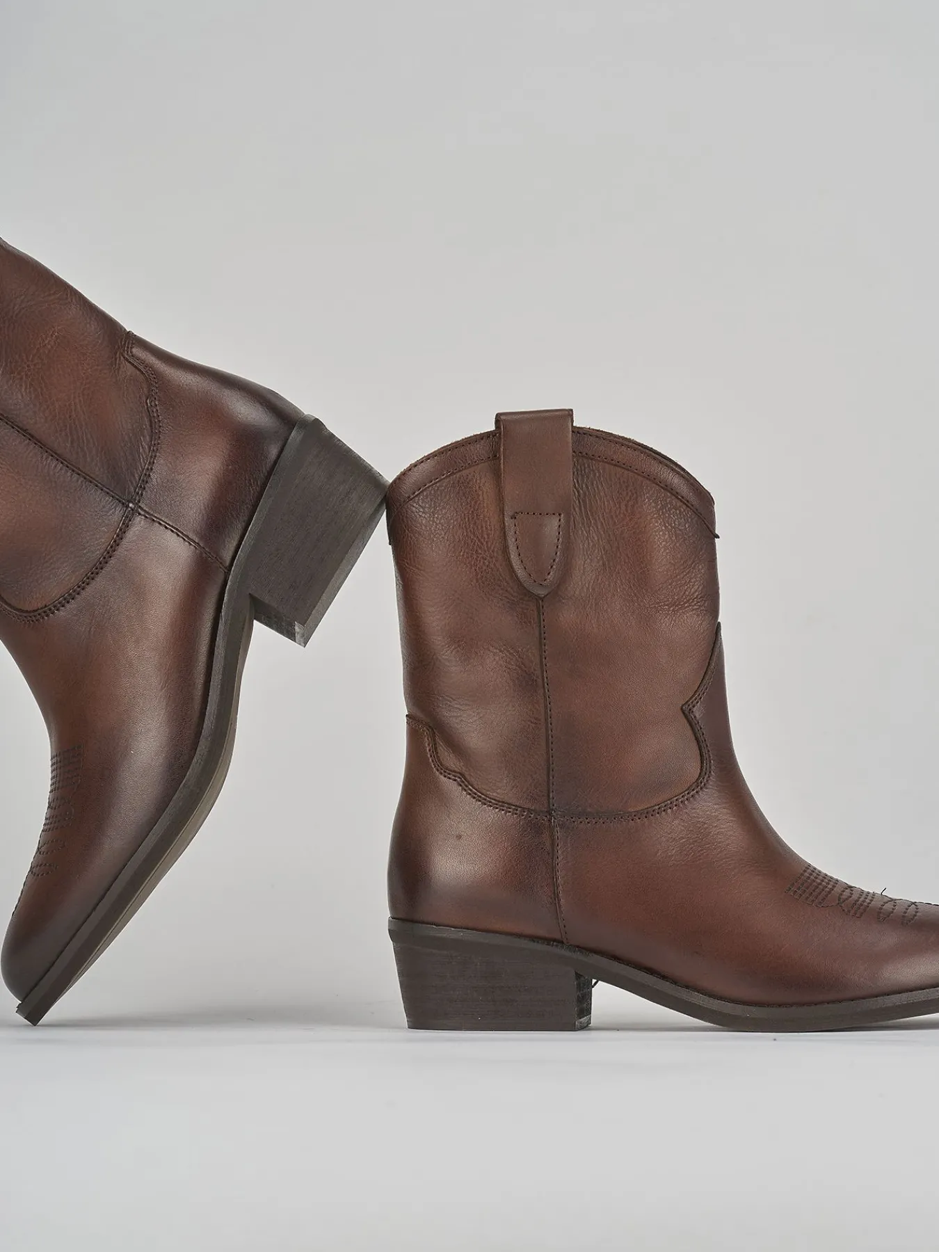 Sale Stivaletto texano tacco 2 cm pelle Donna Texani